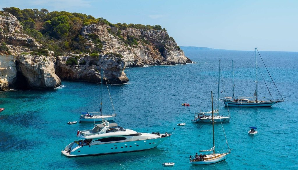 Calas De Menorca En Abril